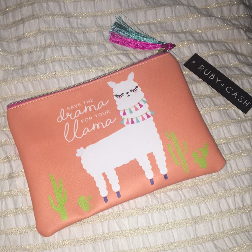 This is a ruby + cash zippered flat pouch. !!New!!